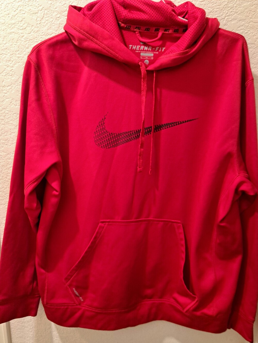 Nike Red Therma-Fit Pullover Hoodie with Black Swoosh XL